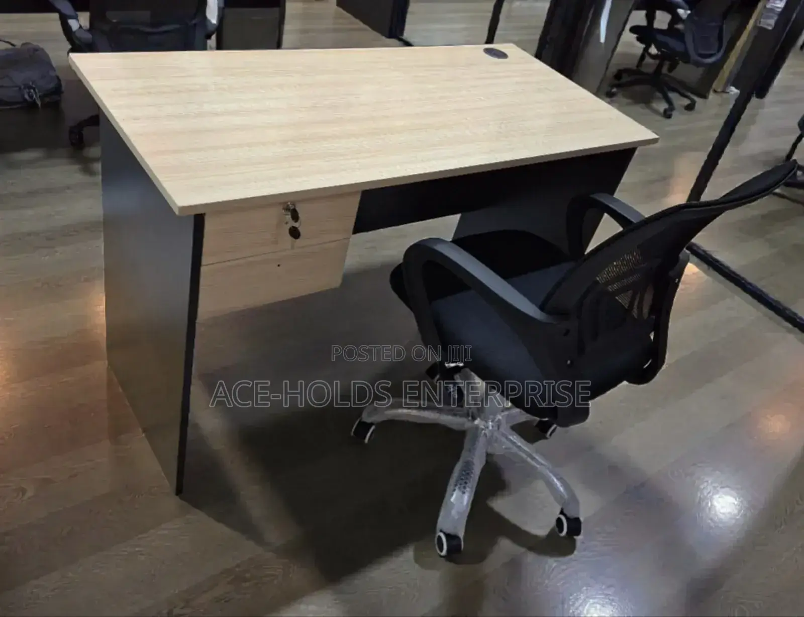 Everest Office Desk 1.2m 2 Drawers - Lockable (1 Drawer)