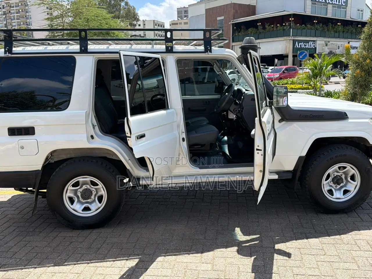 Toyota Land Cruiser 79 Series 2019 White