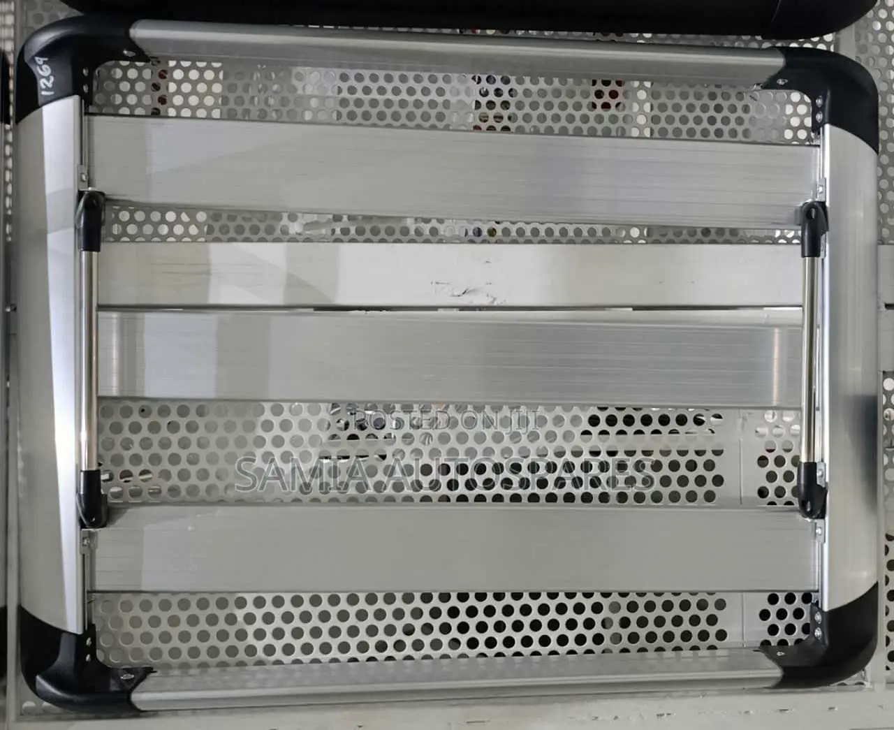 Car Universal Carrier - Silver 38 by 30 - Small