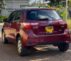 Toyota Vitz 2017 Maroon