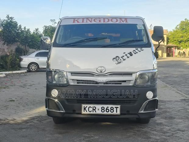 Toyota HiAce 2011 White