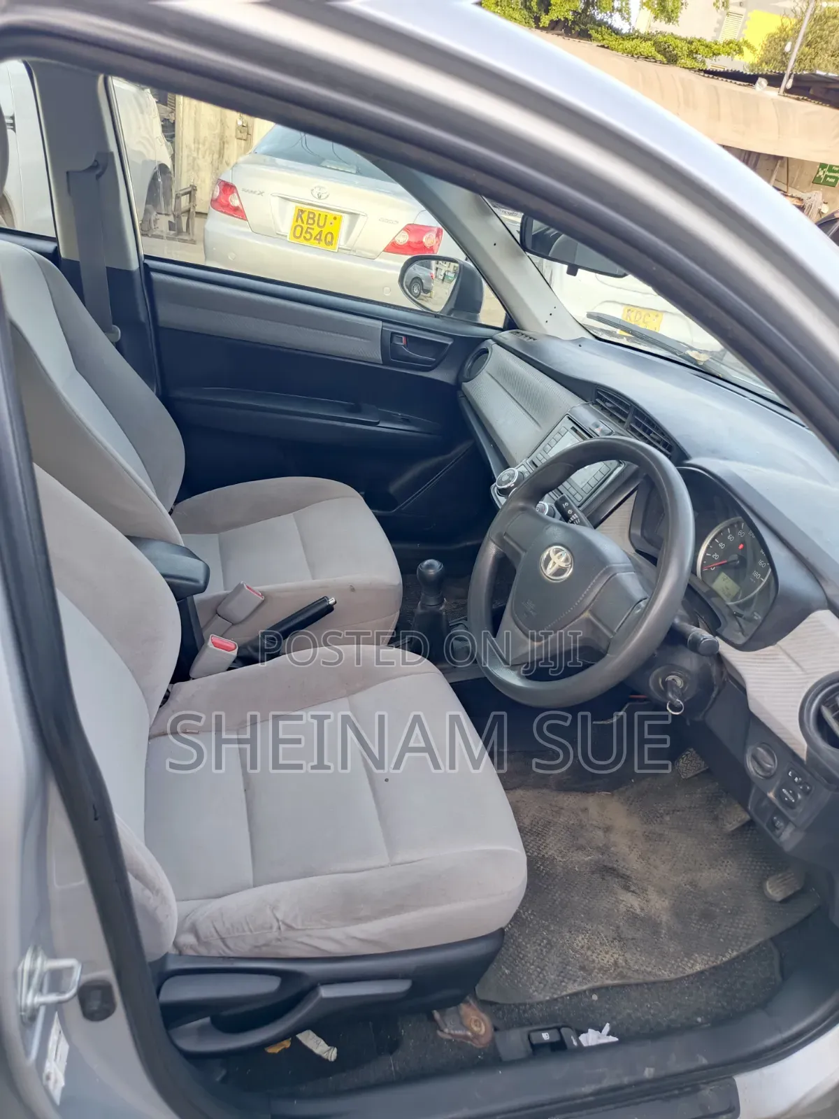 Toyota Axio 1.5 G 2WD 2013 Silver