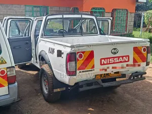 Nissan Hardbody 2001 White
