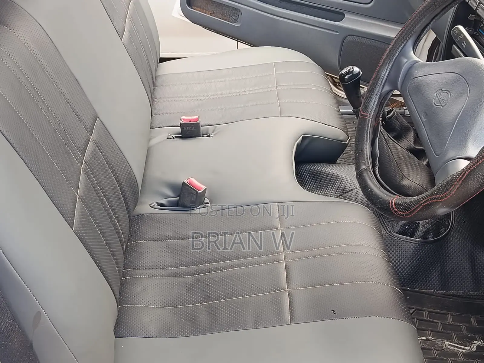 Nissan Hardbody 2001 White