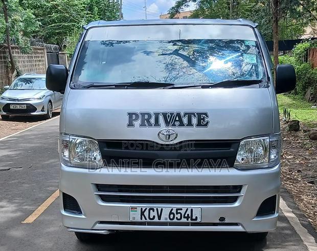 Toyota HiAce 2013 Silver - thumbnail 2