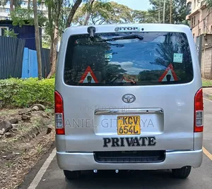 Toyota HiAce 2013 Silver