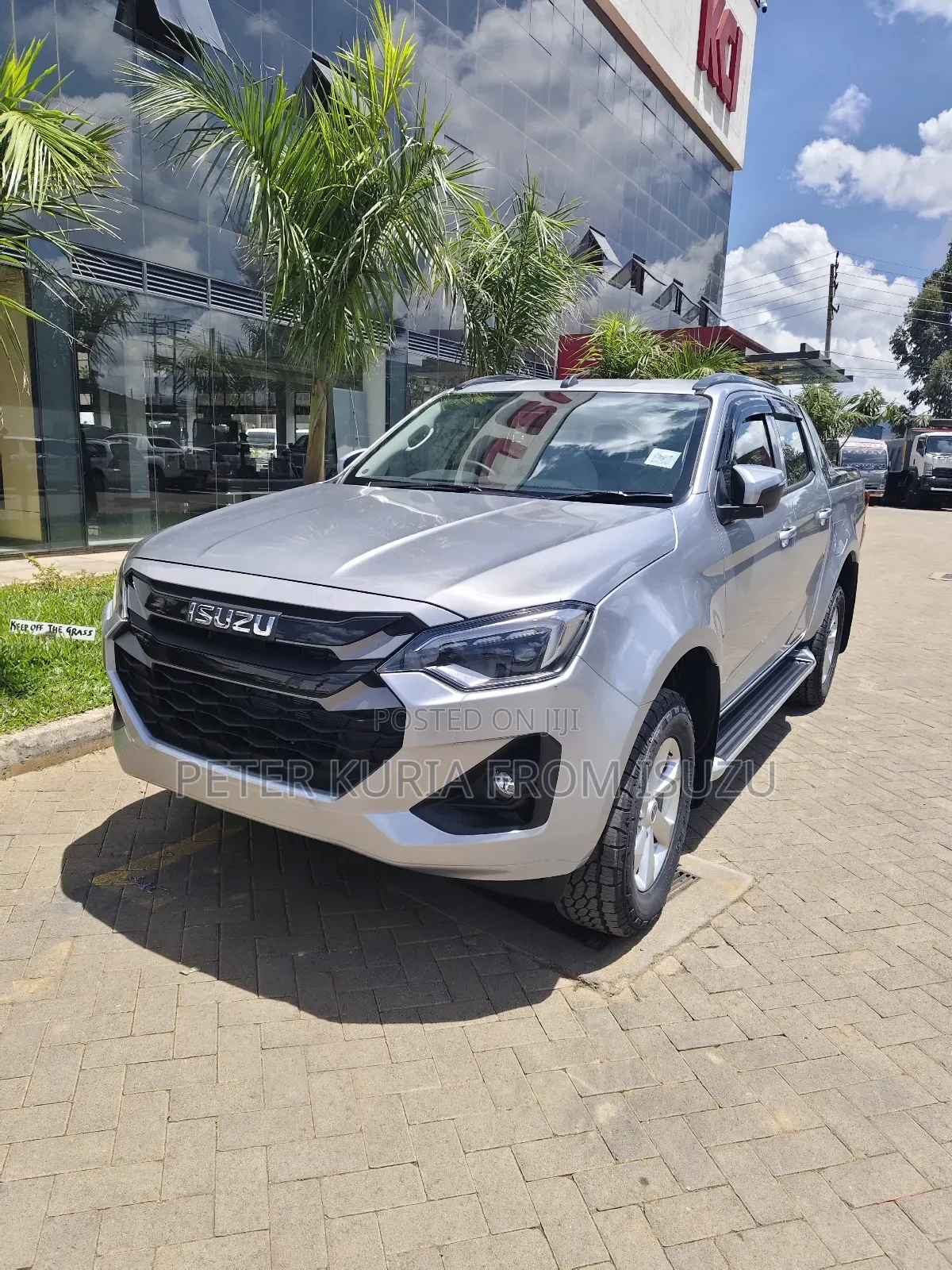 New Isuzu D-MAX 2026 Silver
