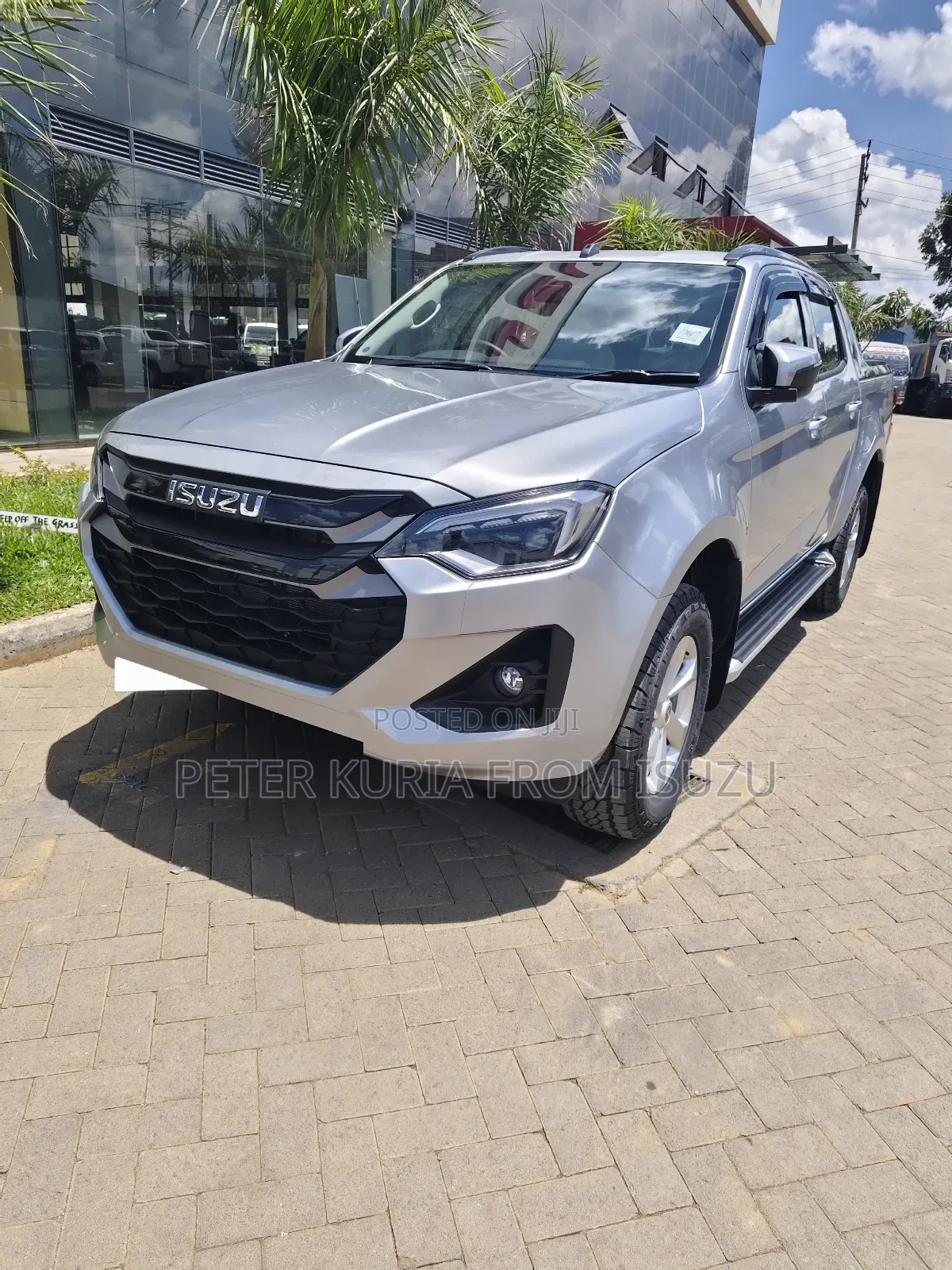 New Isuzu D-MAX 2026 Silver