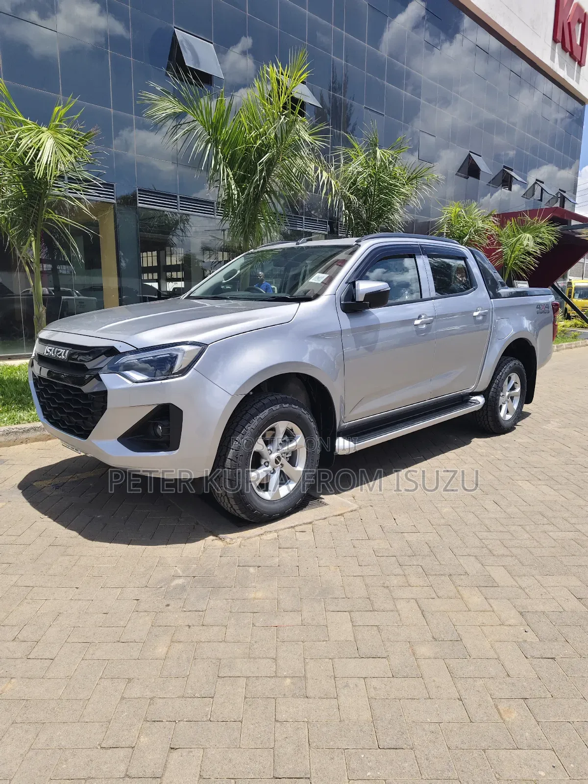 New Isuzu D-MAX 2026 Silver