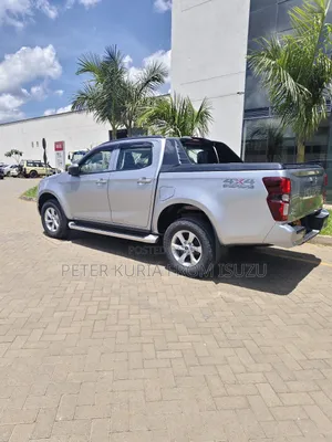 New Isuzu D-MAX 2026 Silver