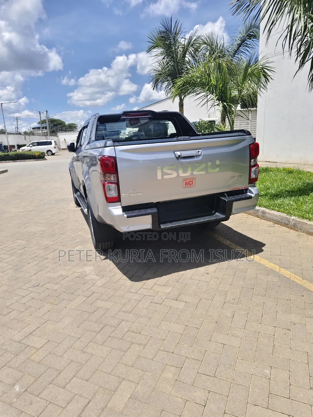 New Isuzu D-MAX 2026 Silver