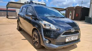 Toyota Sienta 2017 Black