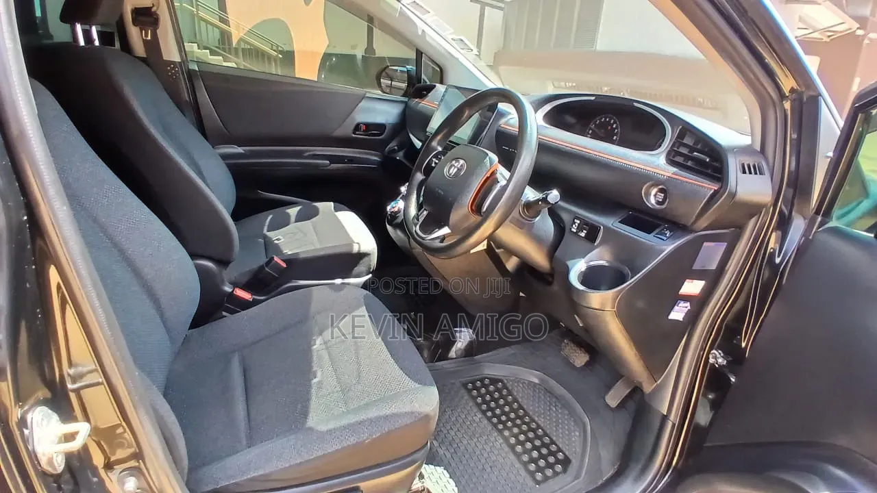Toyota Sienta 2017 Black