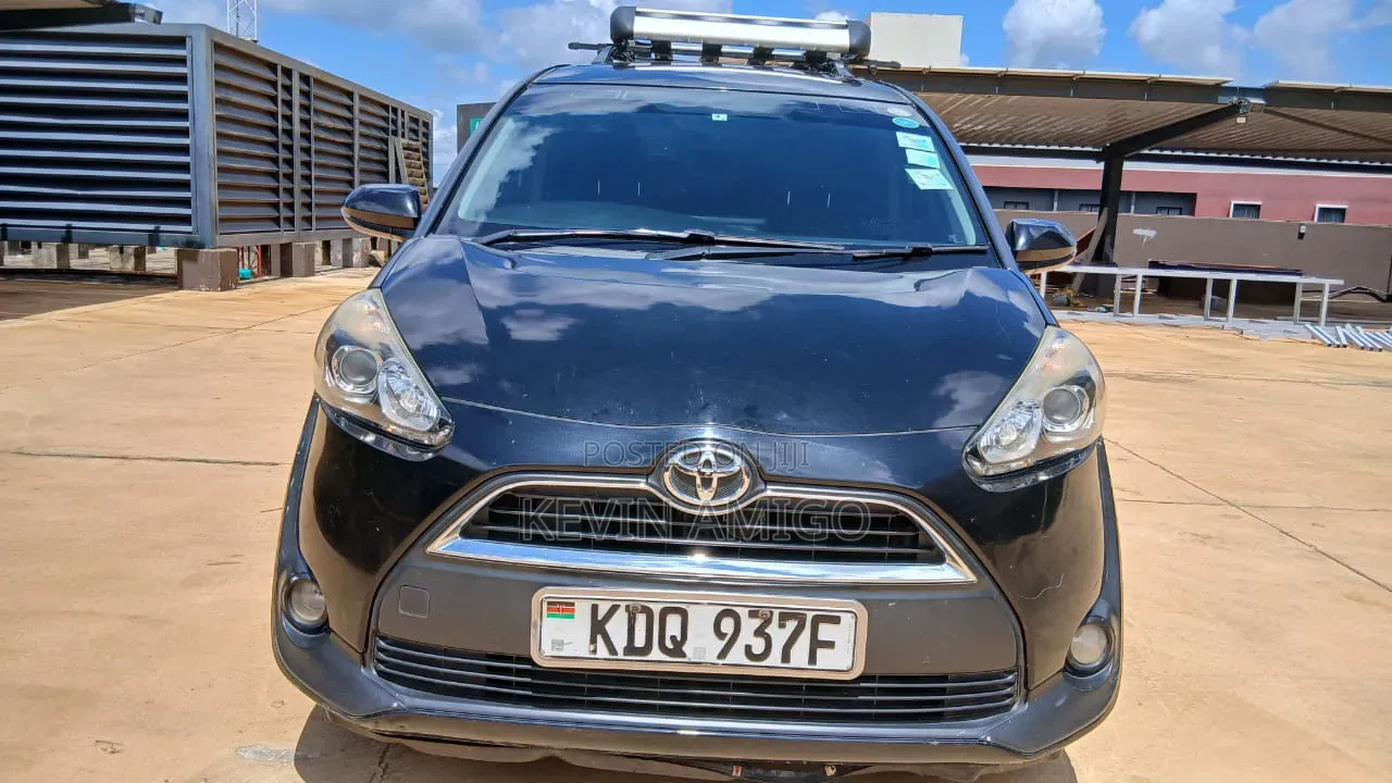 Toyota Sienta 2017 Black
