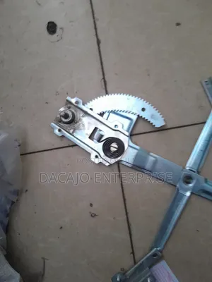 Quality New Isuzu Tougher Manual Window Regulator