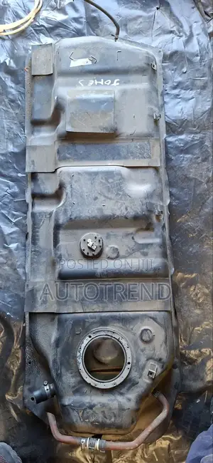 Toyota Noah Zr80 Fuel Tank