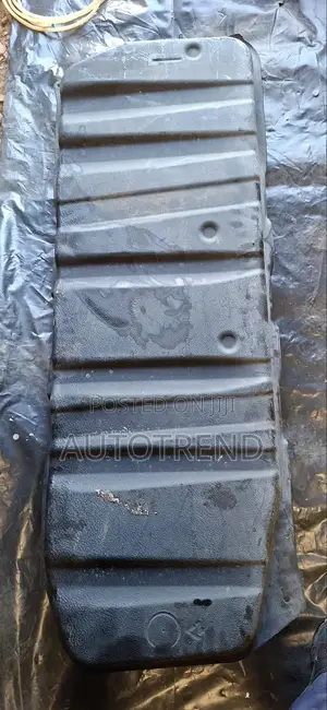 Toyota Noah Zr80 Fuel Tank