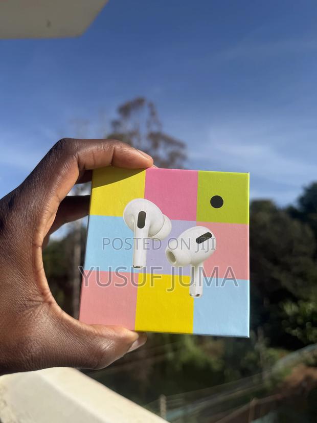 TWS Earpods at 1000 - thumbnail 2