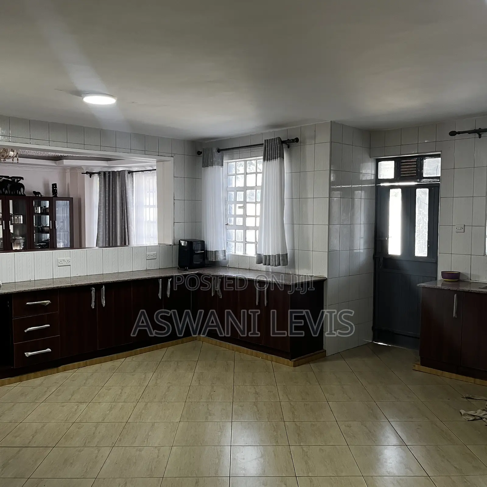 5bdrm Mansion in Kitengela for sale