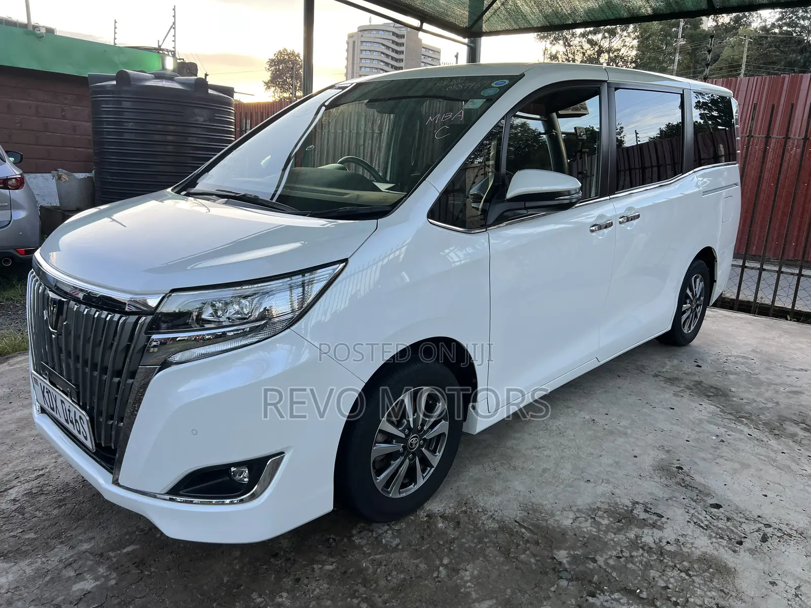Toyota Esquire 2019 Pearl