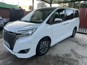 Toyota Esquire 2019 Pearl