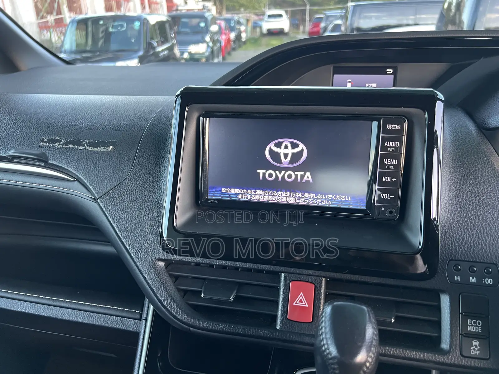 Toyota Esquire 2019 Pearl