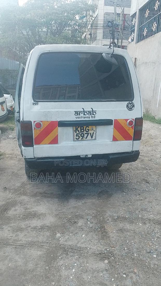 Nissan Caravan (Urvan) 2000 White - thumbnail 6
