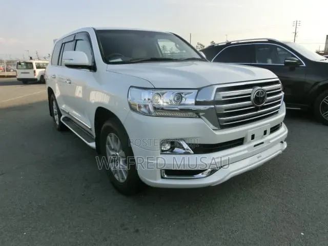 Toyota Land Cruiser 4.6 V8 ZX 2019 White