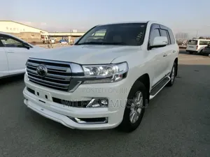 Toyota Land Cruiser 4.6 V8 ZX 2019 White