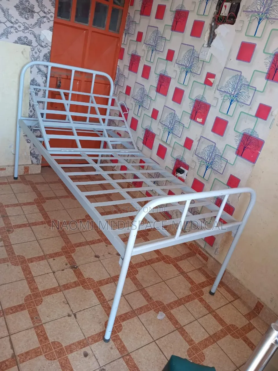 Single Crank Locally Made(Without Matress)/Local Hospital Bed