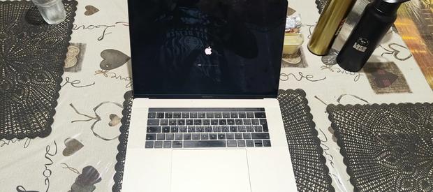 Laptop Apple MacBook Pro 2017 16GB Intel Core i7 SSD 512GB