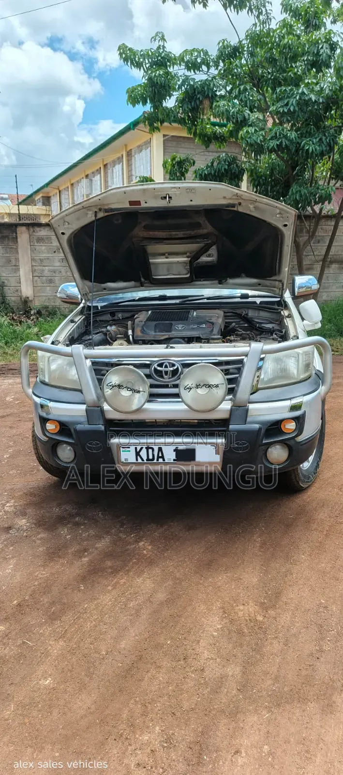 Toyota Hilux 2015 White