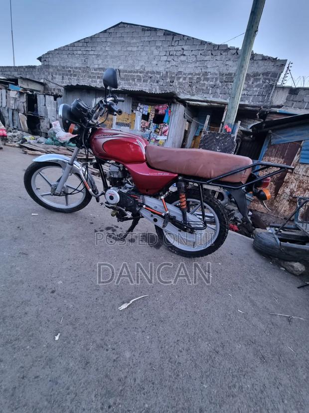 Bajaj Boxer 100 2017 Red