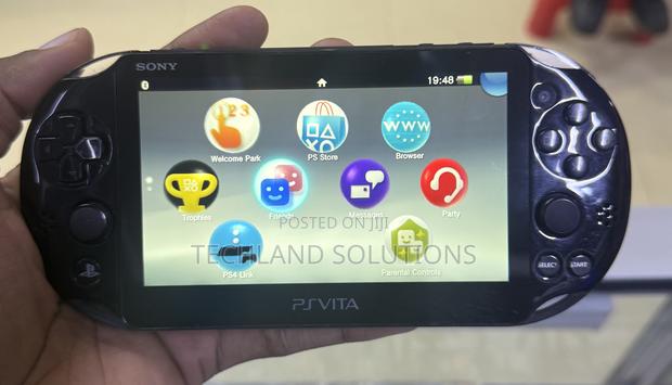 Ps Vita Chipped - thumbnail 3