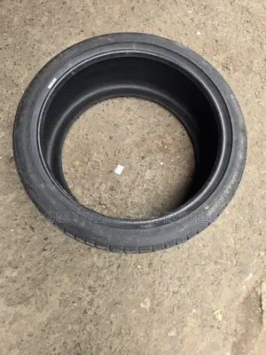 275 /35 R21 Yusta.