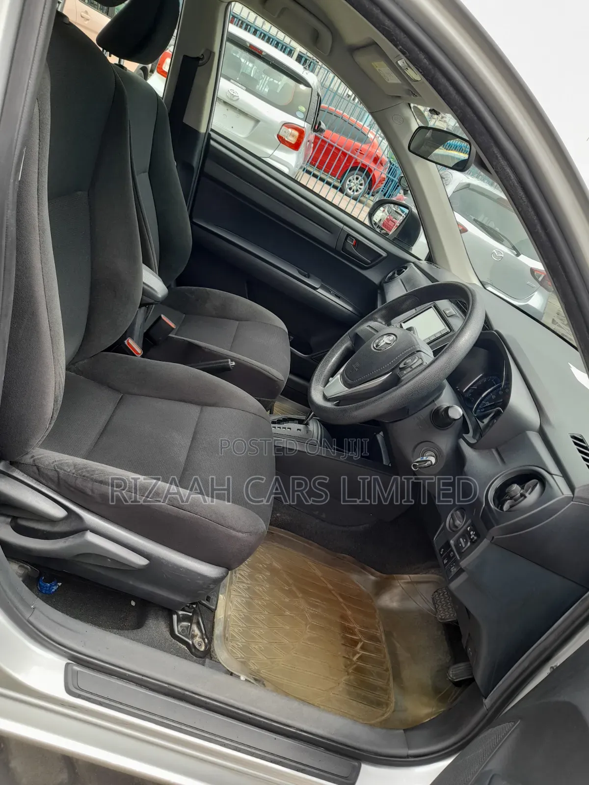Toyota Axio 1.5 Hybrid 2WD 2018 Silver