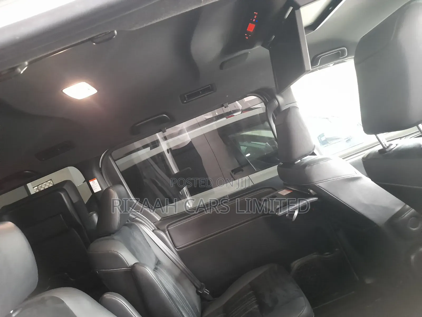 Toyota Esquire 2.0 AWD (7 seater) 2019