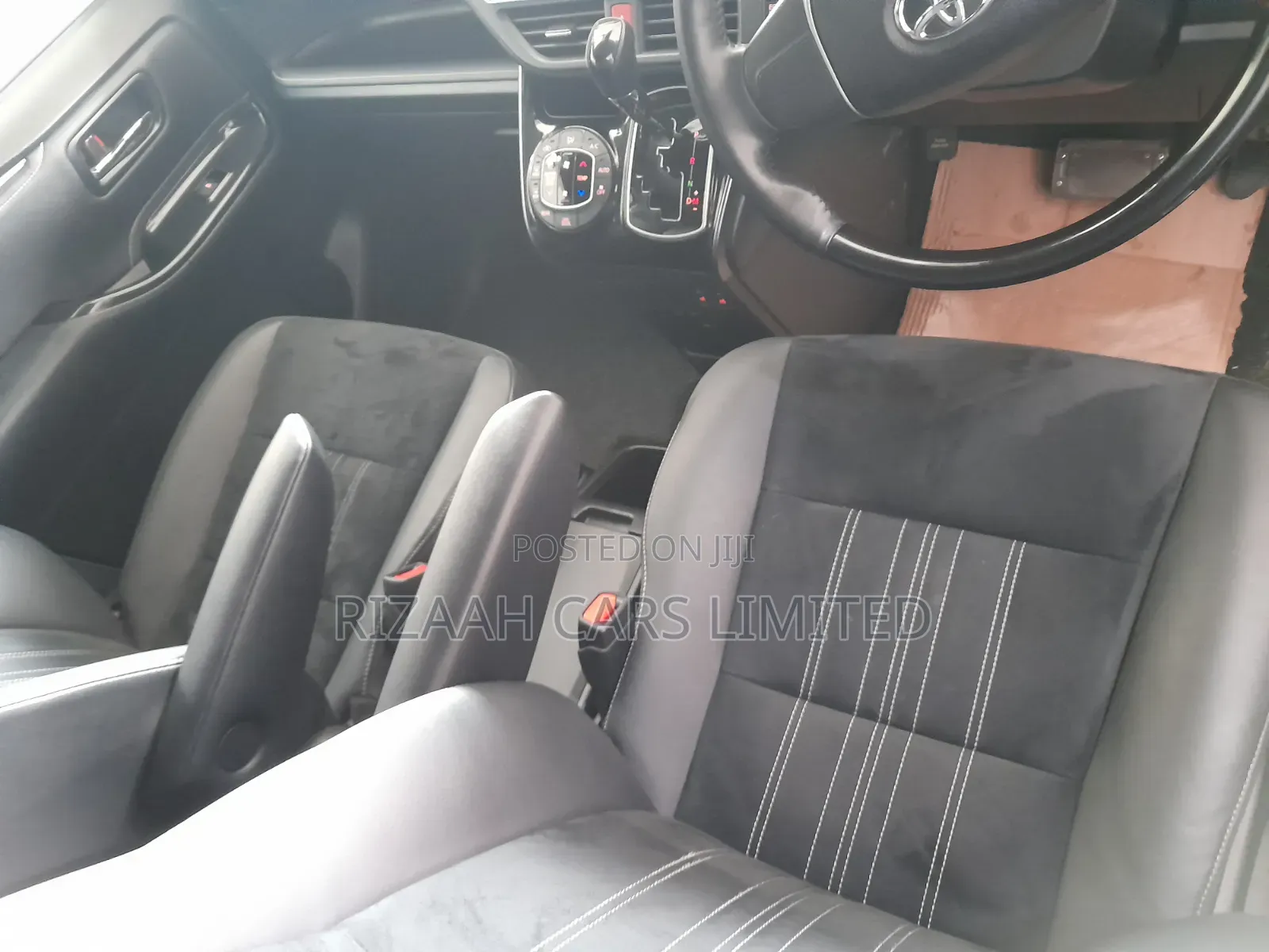 Toyota Esquire 2.0 AWD (7 seater) 2019