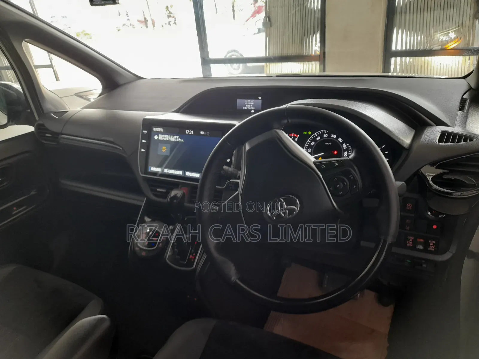 Toyota Esquire 2.0 AWD (7 seater) 2019