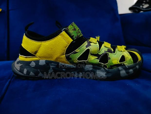 Mtumba Shoe
