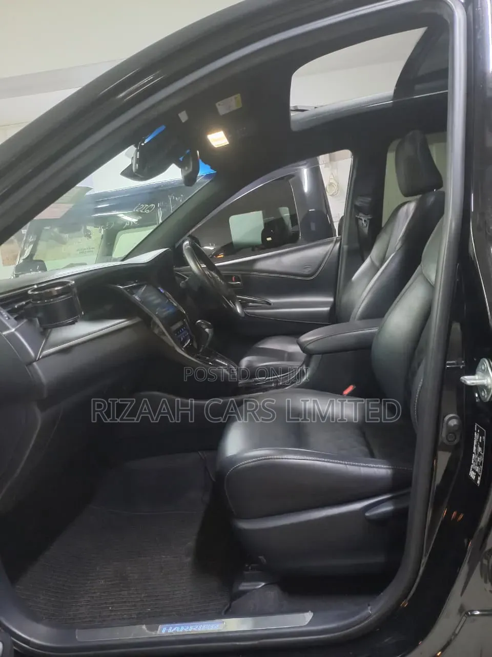 Toyota Harrier 2.0 2018