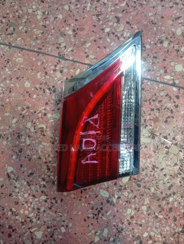 Bootlamp Toyota Crown New Model