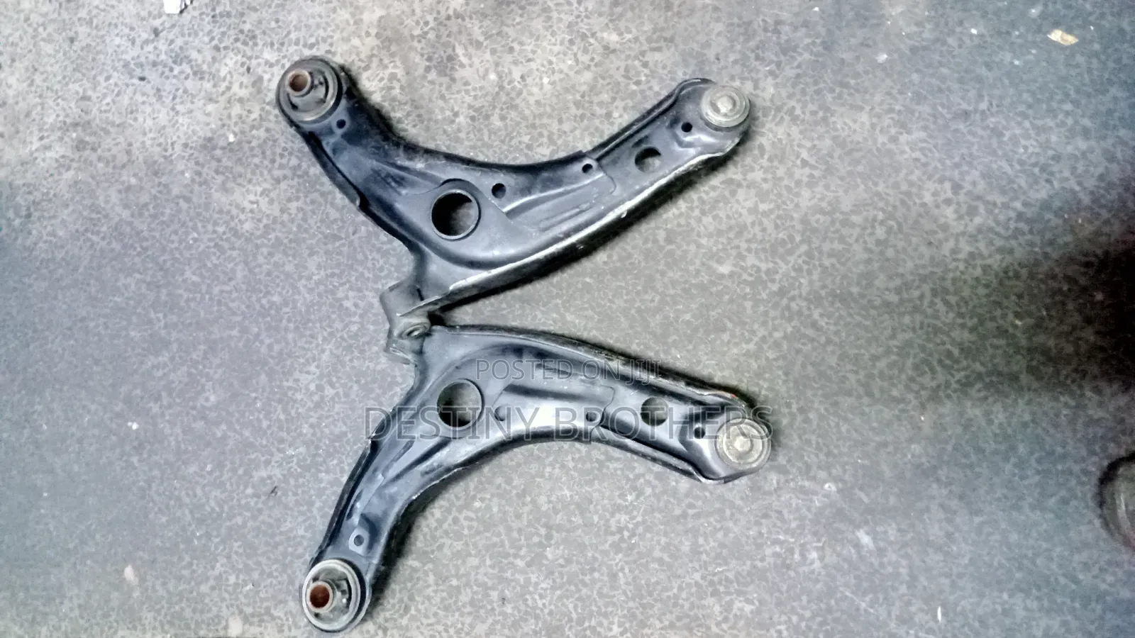 Control Arm Toyota Sienta New Model
