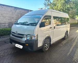 Toyota HiAce 2019 White