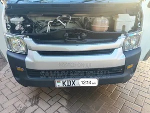 Toyota HiAce 2019 White