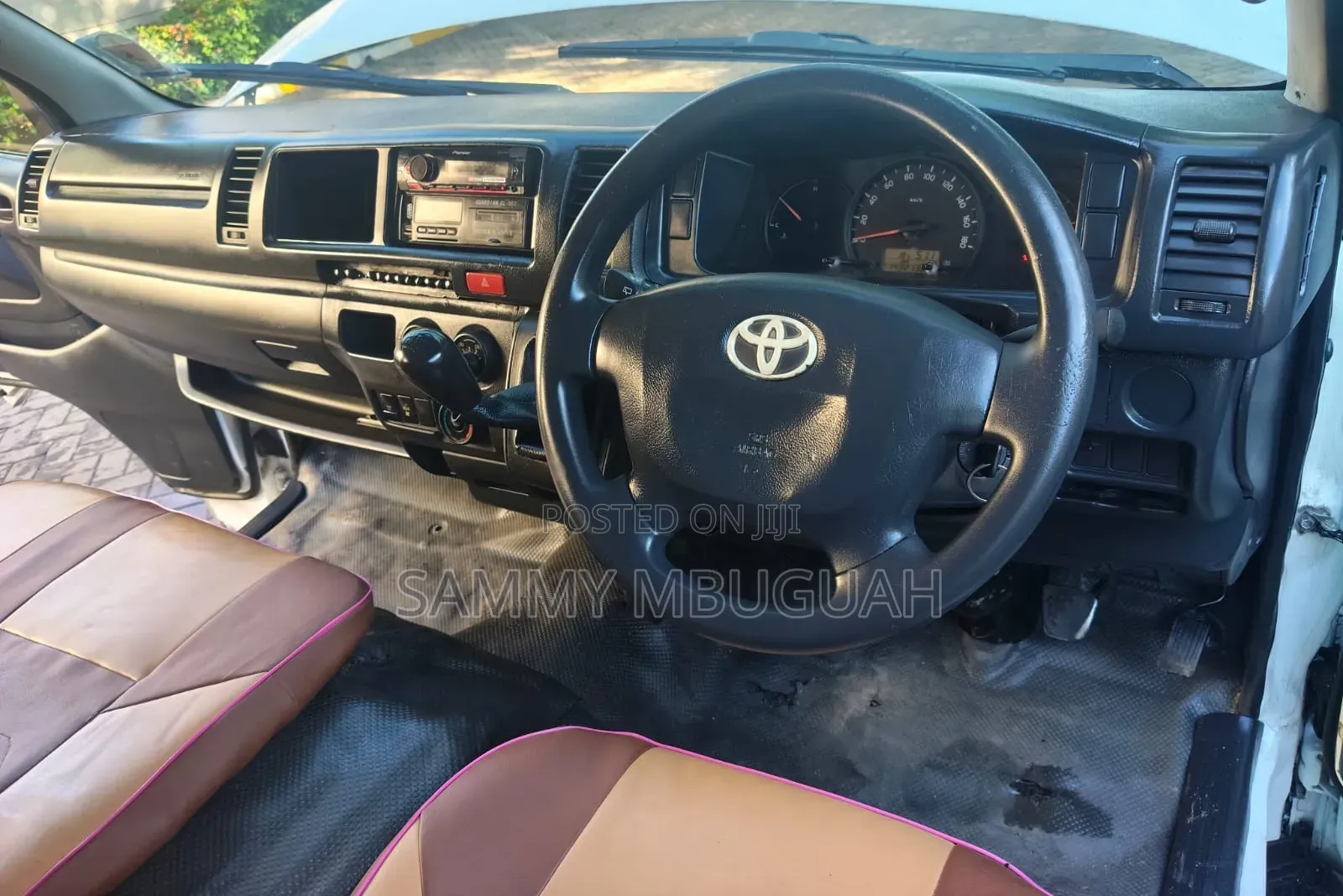 Toyota HiAce 2019 White