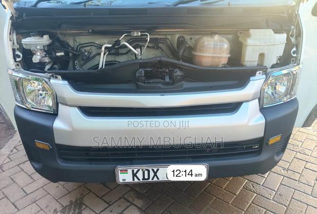 Toyota HiAce 2019 White - thumbnail 13