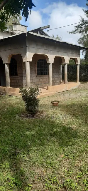 4bdrm House in Oloolua, Oluulua for sale