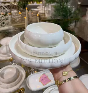 Magnifique White 25 Pieces Ceramic Dinner Set.