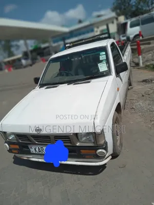 Nissan Pick-Up 2007 White
